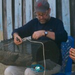 Préparation de la nasse à mormyres. Préparation de la nasse à mormyres.